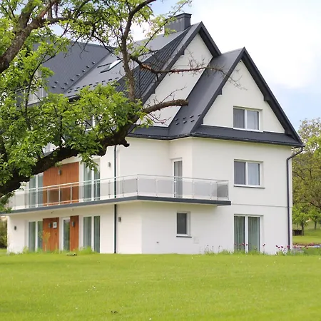 W Sadzie דירה Przenosza