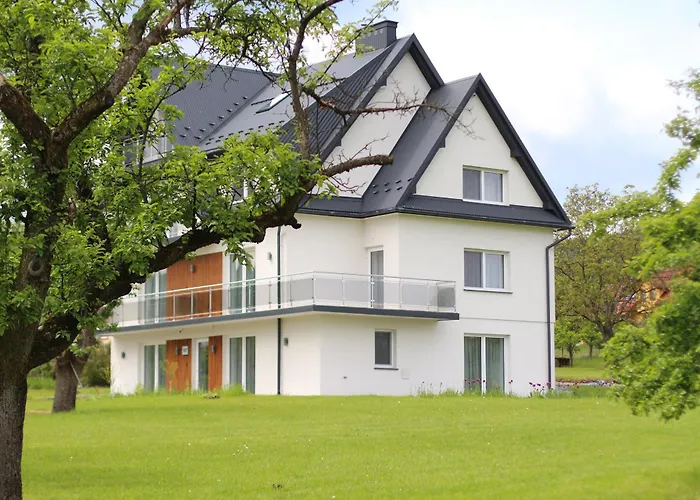 W Sadzie דירה Przenosza